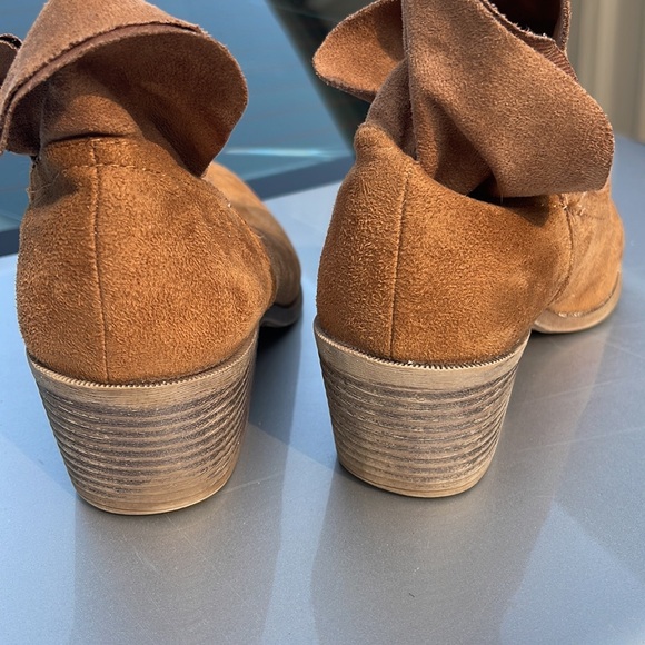 Rock & Candy tan suede ankle boots size 8.5 - Picture 3 of 9